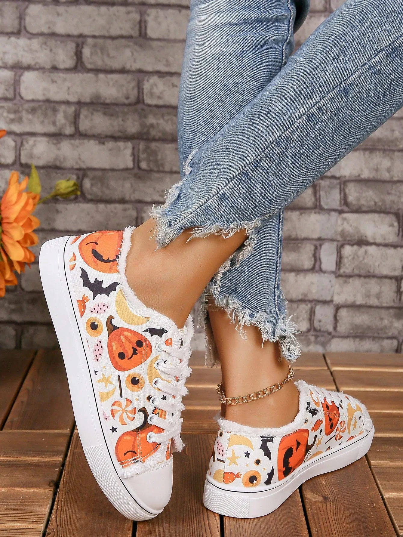 2024 New Arrivals: Halloween Pattern Plus Size Canvas Sneakers for Women