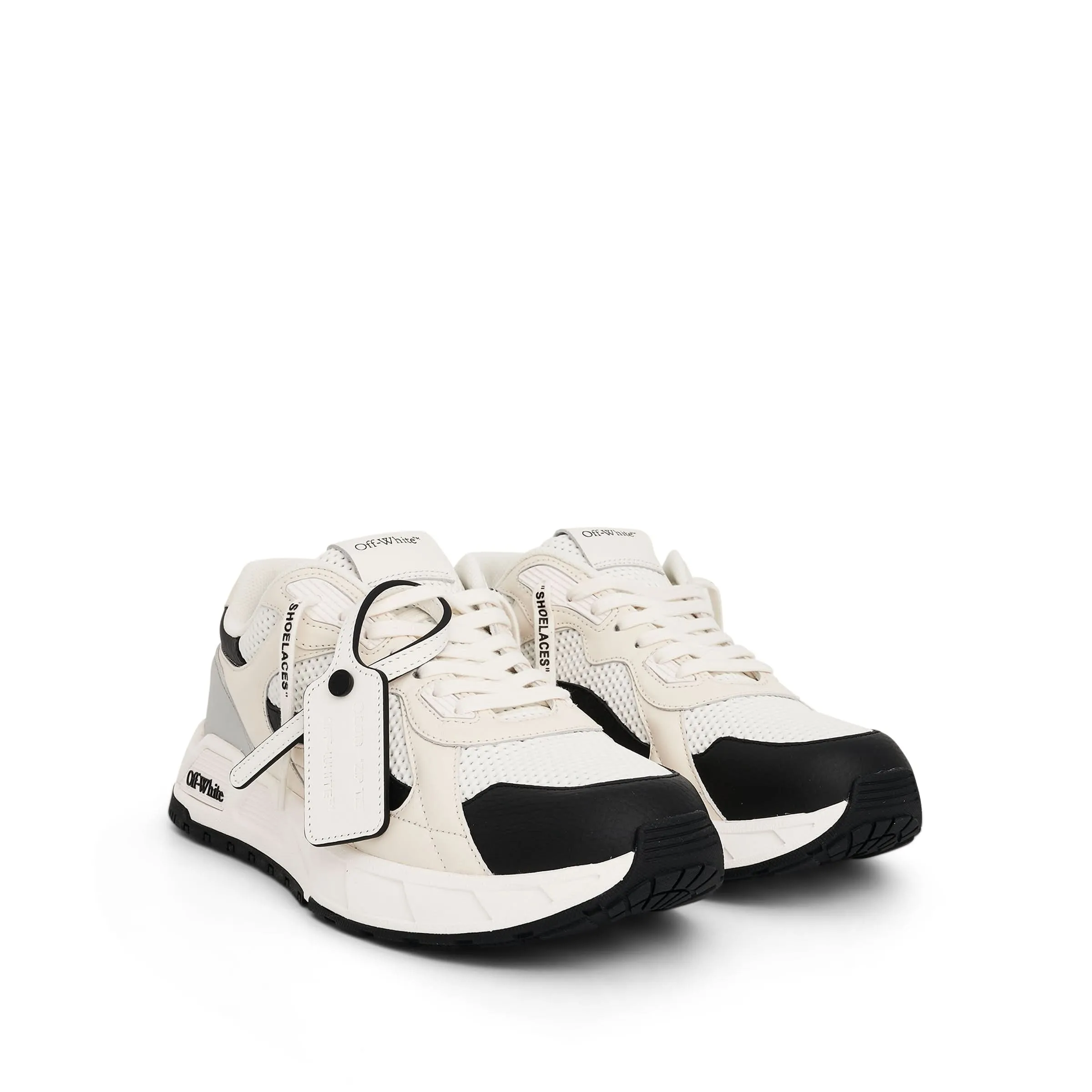 Kick off Sneaker in White/Black